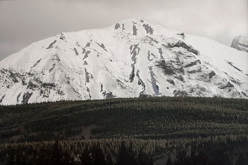 https://dashboard.mirunadragan.com/files/gimgs/th-12_Dragan06_TheMountainsAreMirrors1-web.jpg